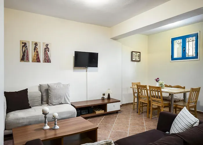 Villa Nina With Private Plunge Pool, 5km To Corfu Town *
