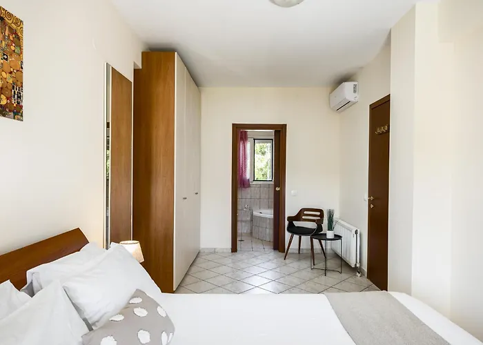 Nina With Private Plunge Pool, 5km To Corfu Town Villa