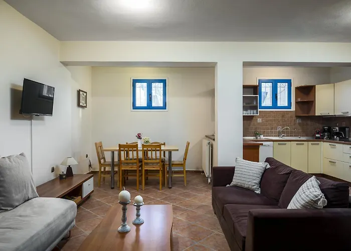Villa Nina With Private Plunge Pool, 5km To Corfu Town *