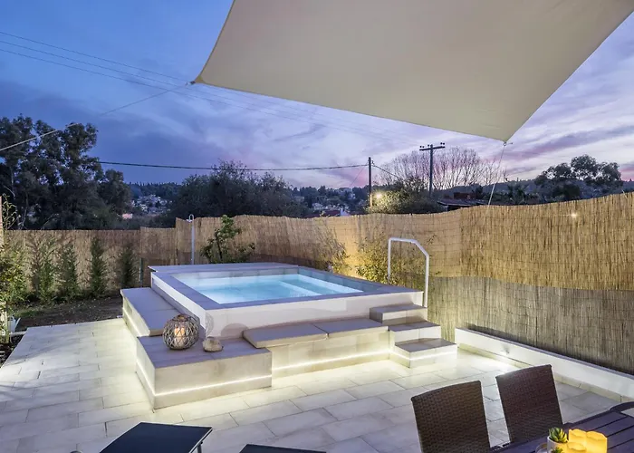 Villa Nina With Private Plunge Pool, 5km To Corfu Town